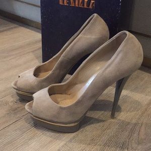 LeSilla open toe platform heels size 38